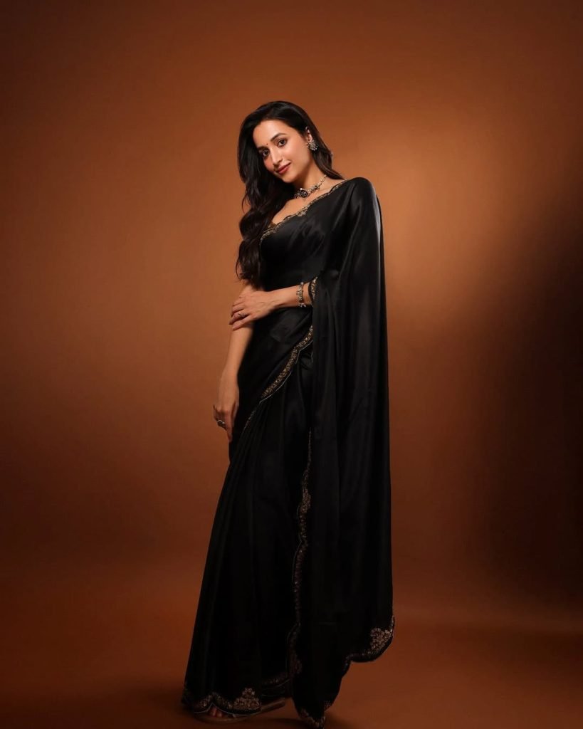 Srinidhi Shetty's HIT promotion black saree look