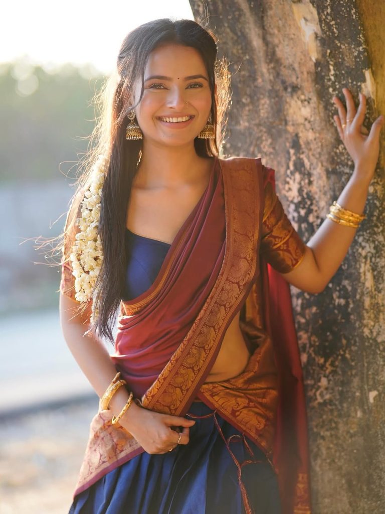 Hot saree styling highlights Aarushi Baruah's contemporary traditional fashion sense