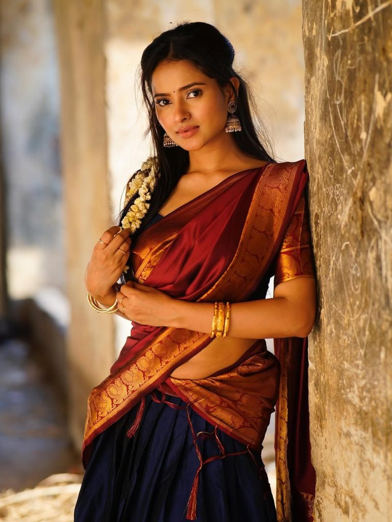 Hot saree styling highlights Aarushi Baruah's contemporary traditional fashion sense