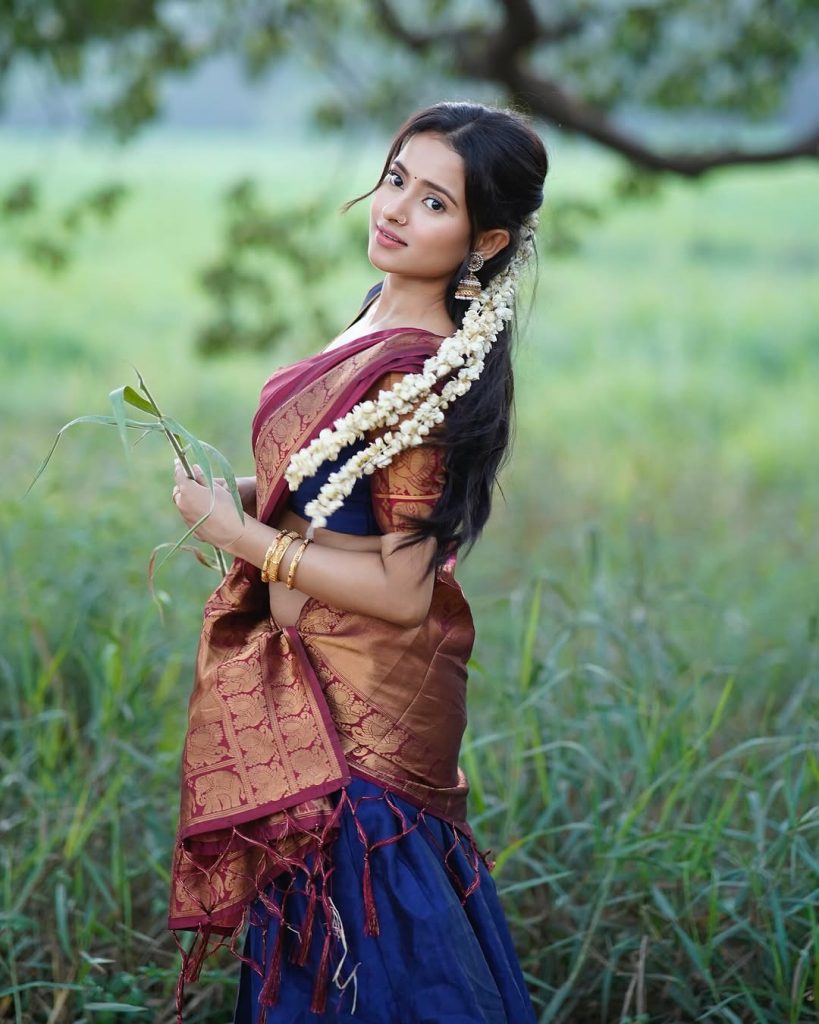 Traditional hot saree styling creates glamorous elegance for Aarushi Baruah