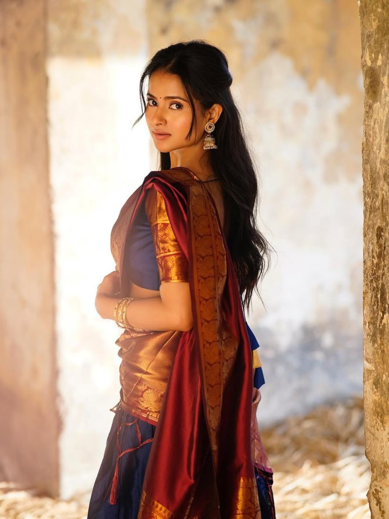 Aarushi Baruah embodies confidence in striking traditional saree ensemble