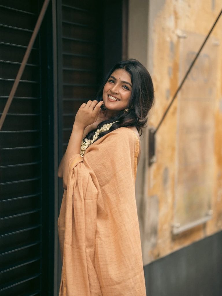 Anagha Ajith embodies effortless charm in casual saree ensemble