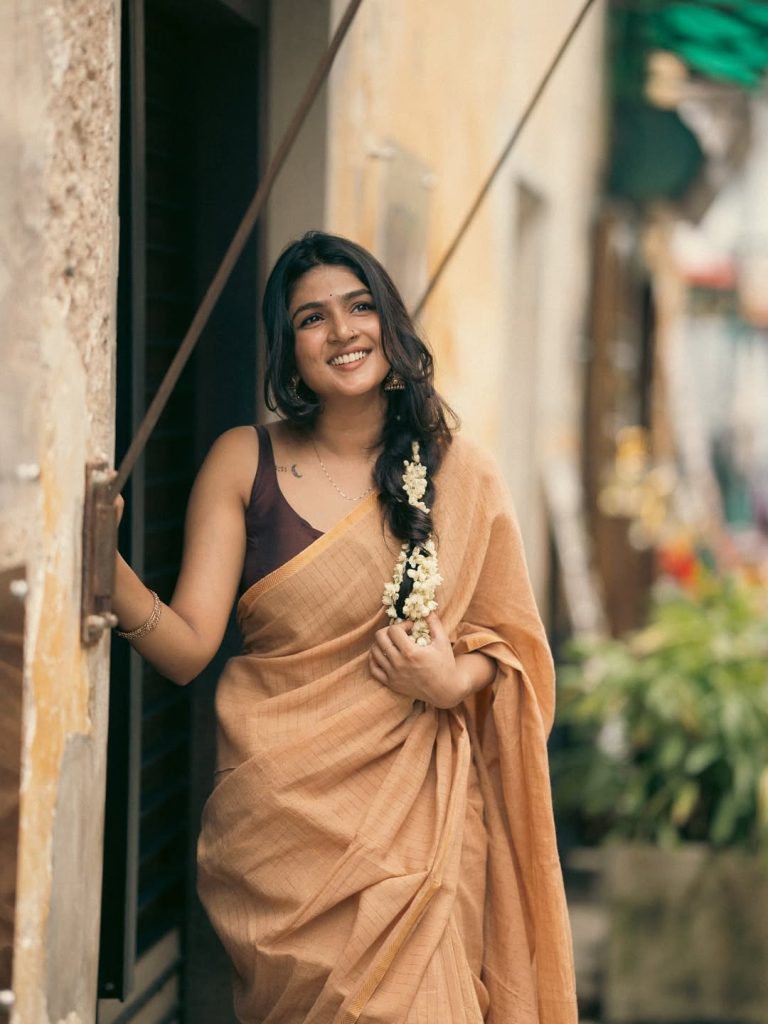 Relaxed traditional look showcases Anagha Ajith's approachable personality