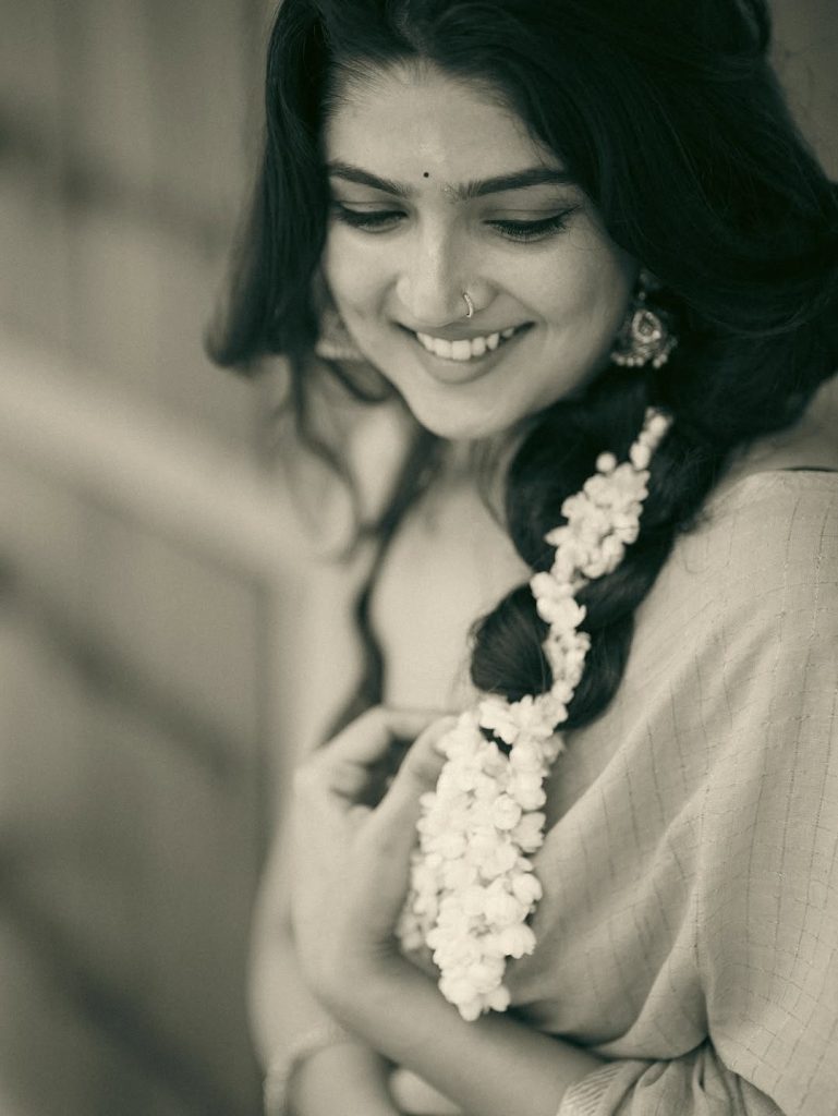 Relaxed traditional look showcases Anagha Ajith's approachable personality