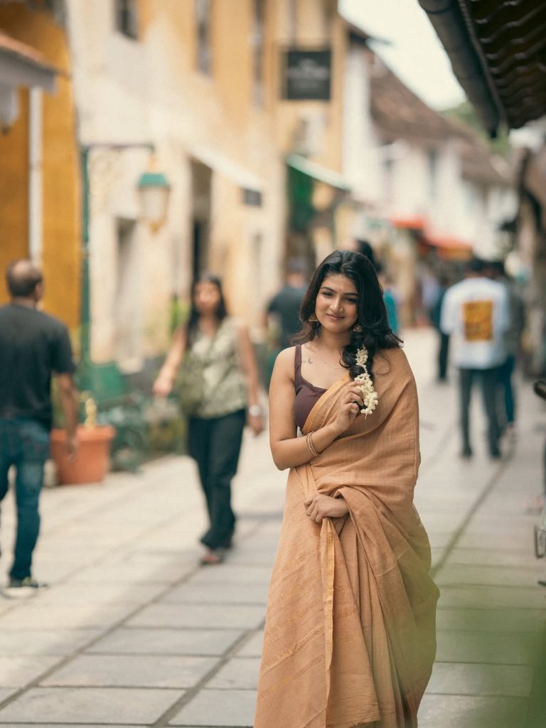Casual saree styling creates relaxed elegance for Anagha Ajith's photoshoot