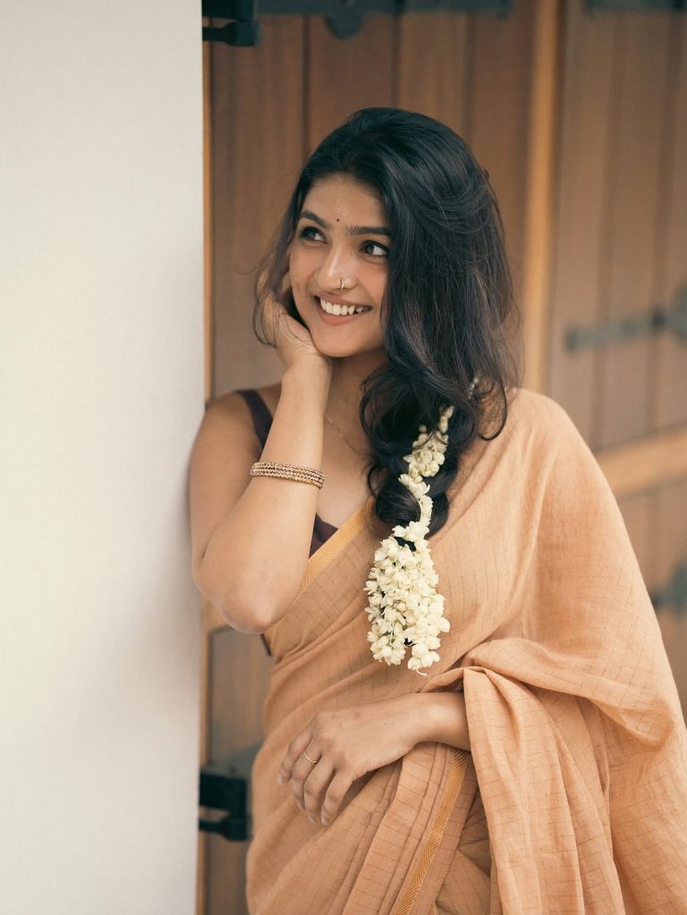 Anagha Ajith embodies effortless charm in casual saree ensemble