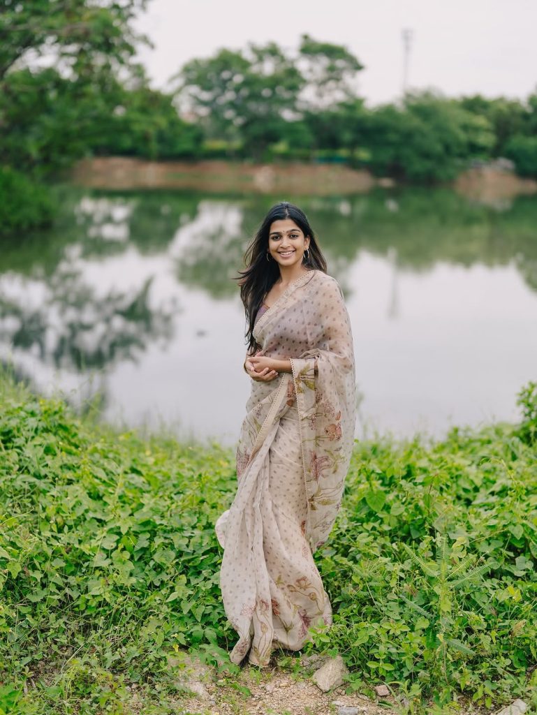 Innovative transparent saree fabric creates unique texture for Ananthika Sanil Kumar