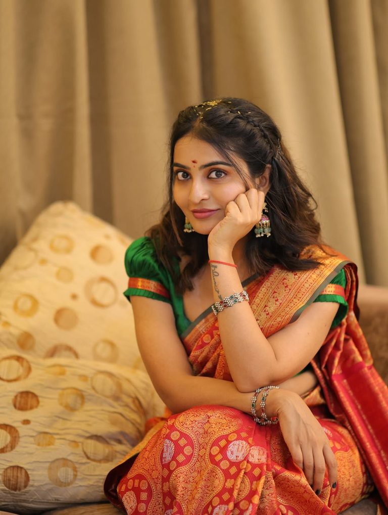 Graceful saree presentation reflects Ananya Nagella's respect for Indian heritage