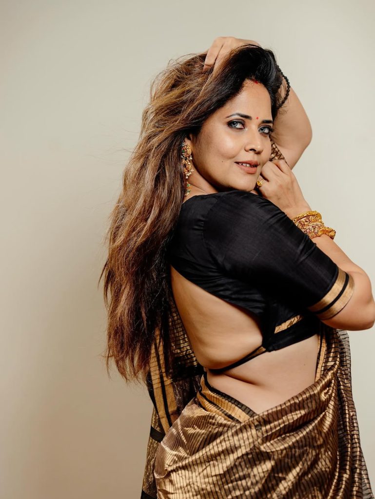 Ombre color technique adds modern twist to Anasuya's classic Indian garment