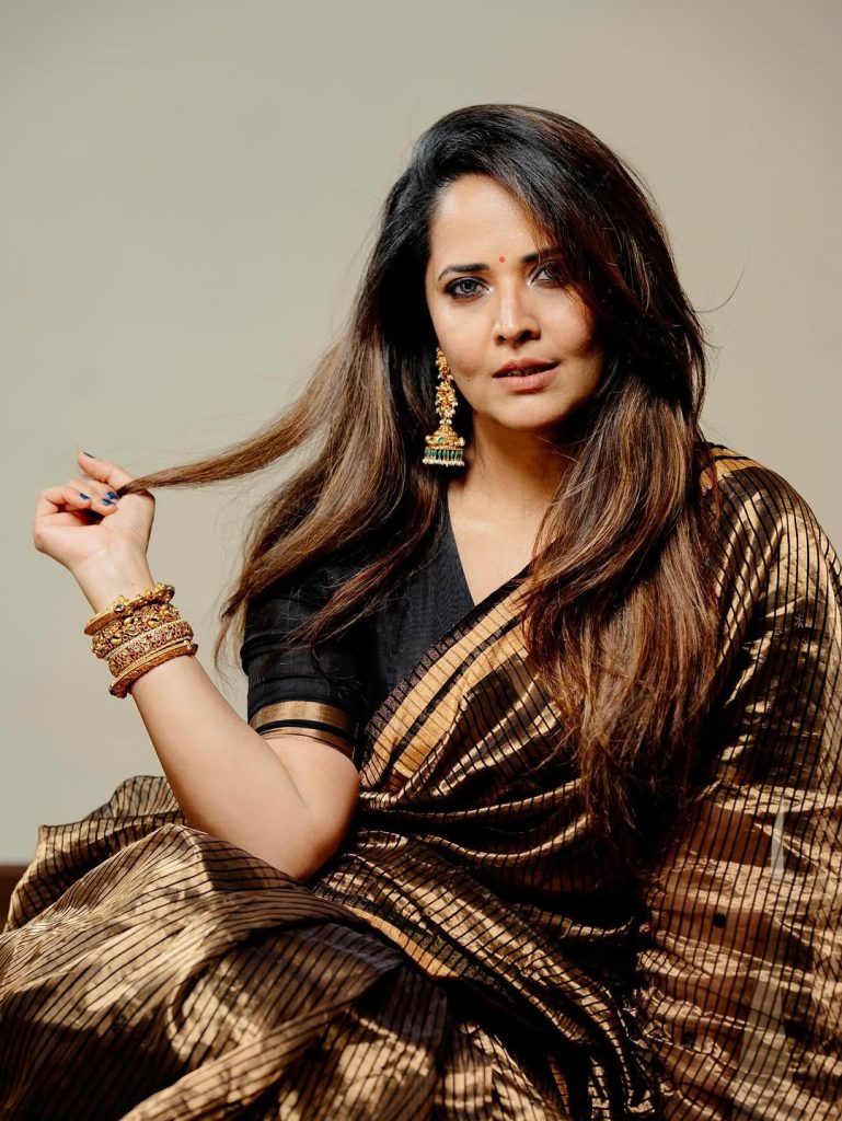 Ombre color technique adds modern twist to Anasuya's classic Indian garment