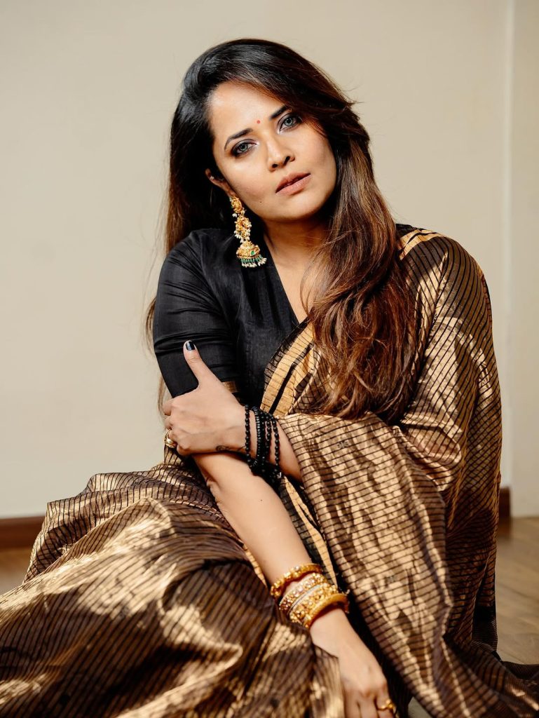 Modern textile design blends multiple colors seamlessly in Anasuya's traditional format