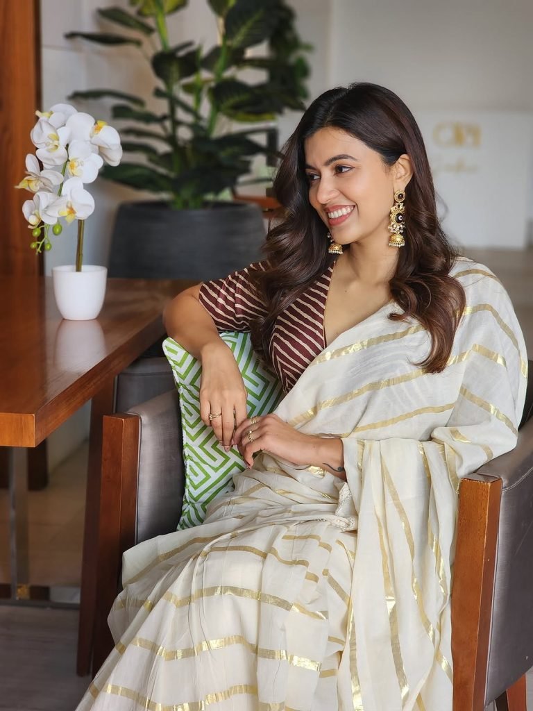 Anju Kurian embodies cultural elegance in beautiful saree ensemble