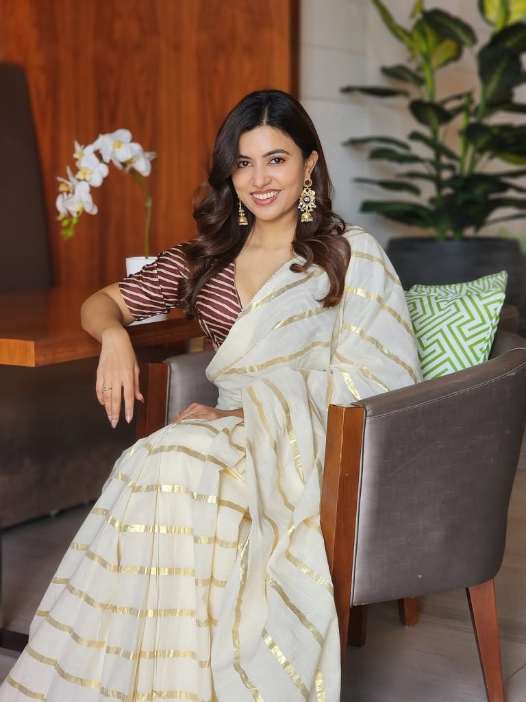 Anju Kurian embodies cultural elegance in beautiful saree ensemble