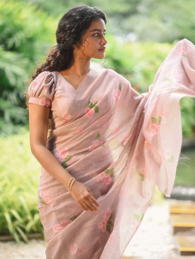 Sweet traditional styling captures Anupama Parameswaran's endearing personality