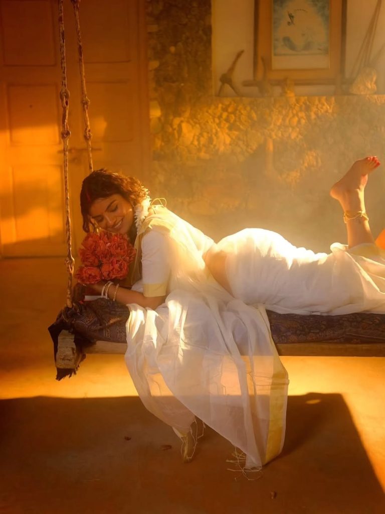 Cultural white saree look reflects Anveshi Jain's traditional fashion sense