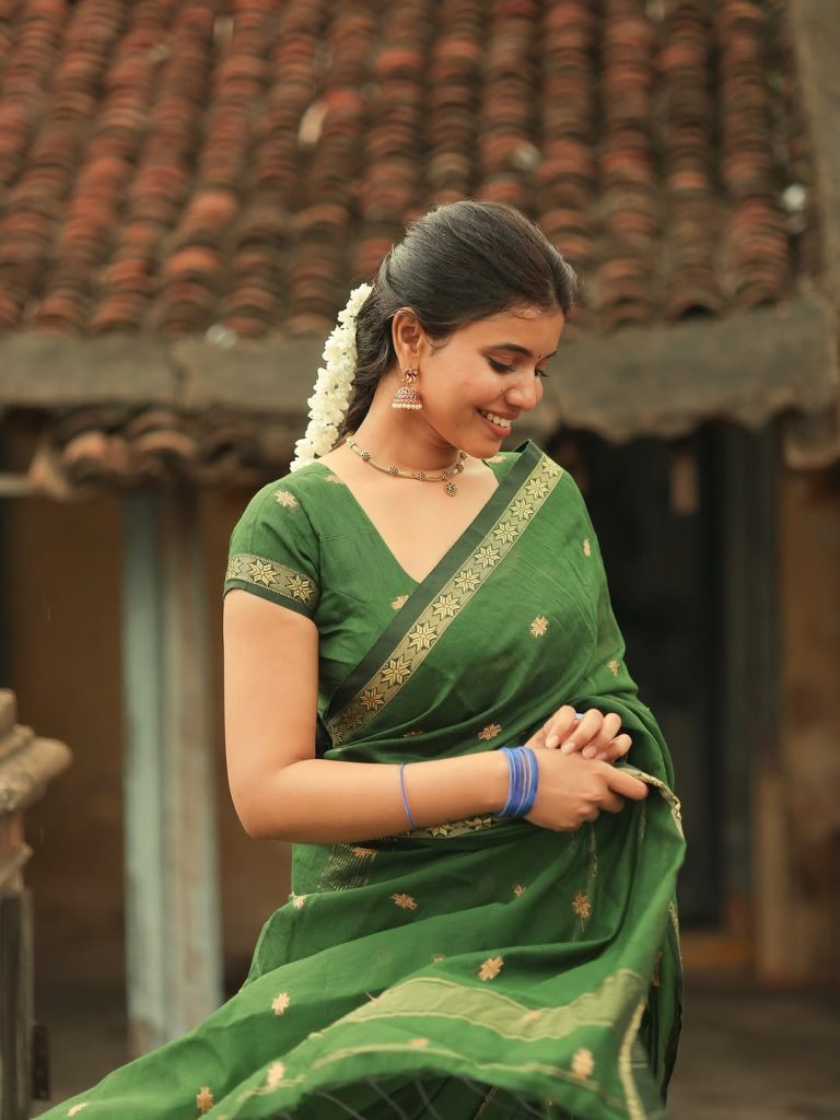 Natural green saree reflects Arul Jyothi's connection to environmental consciousness