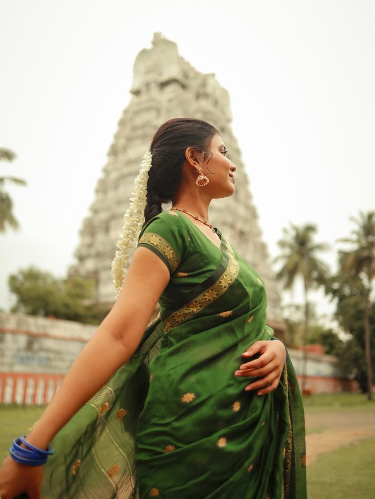 Organic beauty approach emphasizes Arul Jyothi's authentic traditional styling