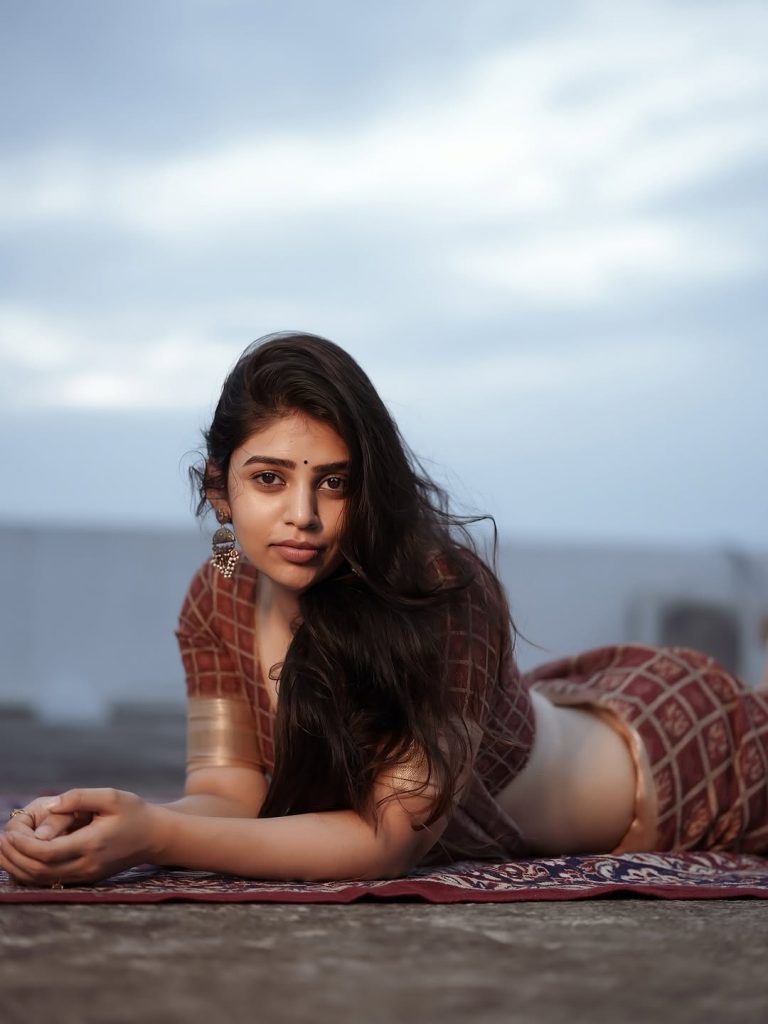 Graceful styling highlights Bandhavi Sridhar's natural poise and beauty