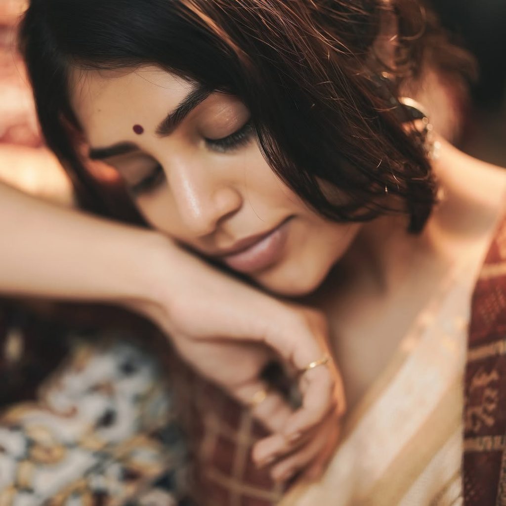 Bandhavi Sridhar embodies grace in beautiful traditional saree ensemble