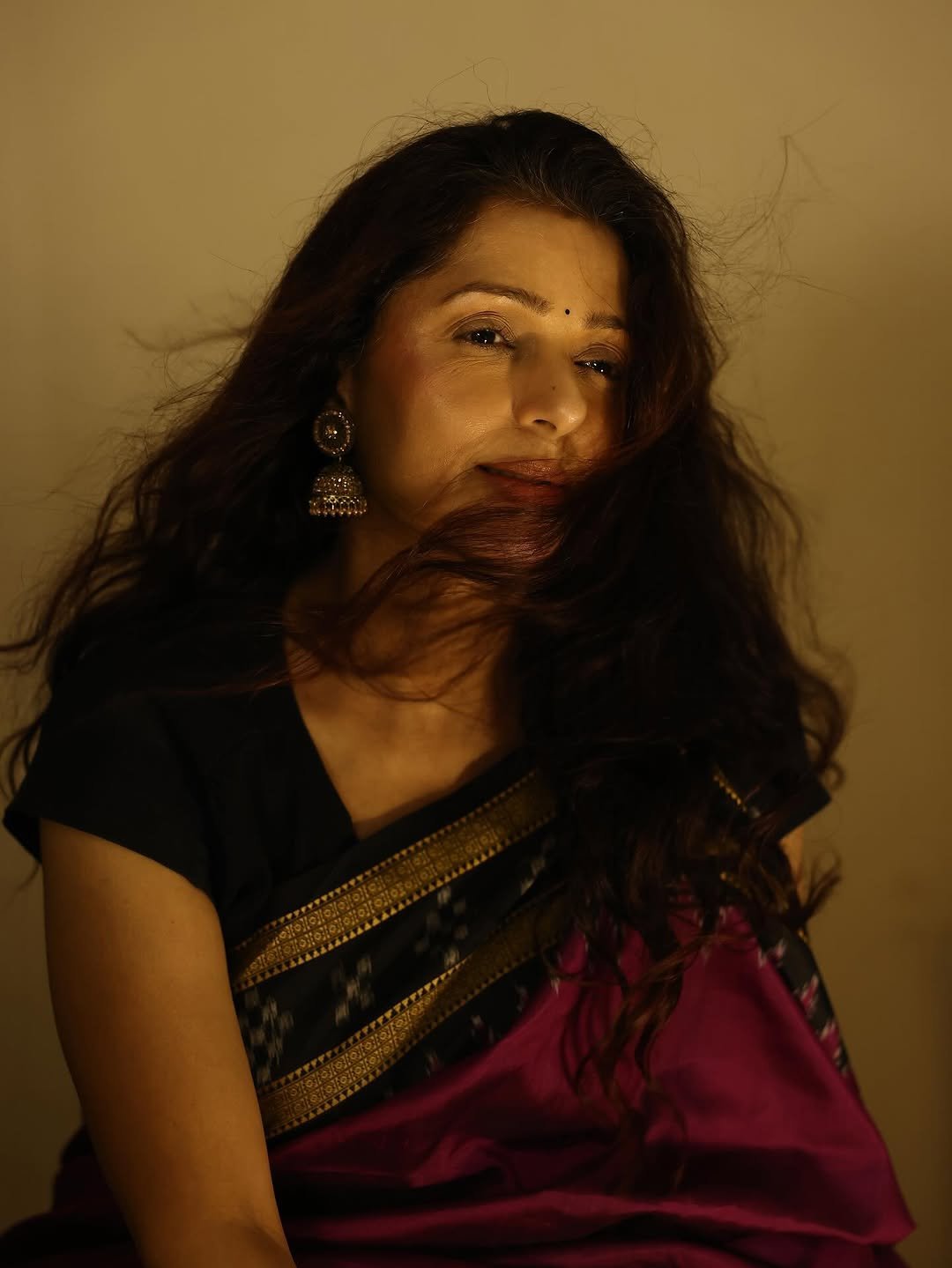 Bhumika Chawla’s Royal Maroon Saree Look Will Leave You Mesmerized (12)