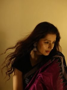 Traditional royal styling highlights Bhumika Chawla's cultural fashion expertise