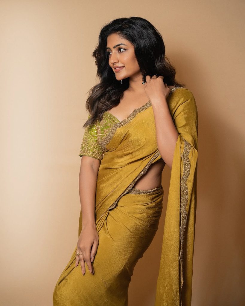 Graceful saree presentation showcases Eesha Rebba's cultural fashion expertise