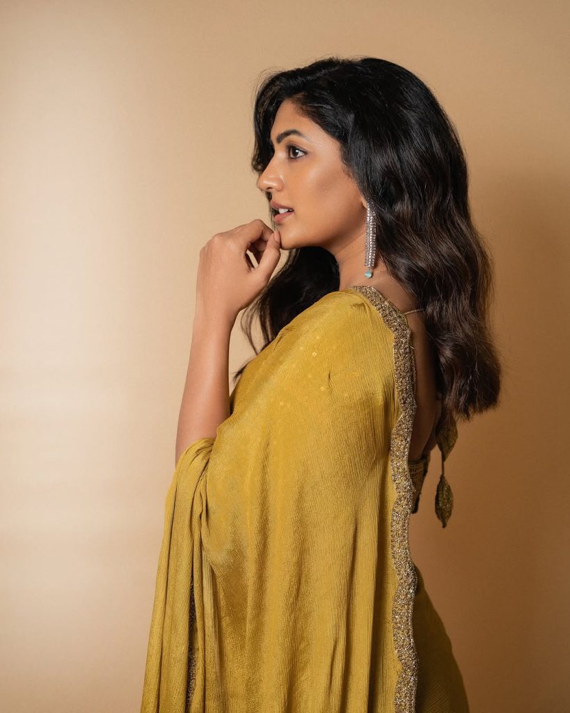 Graceful saree presentation showcases Eesha Rebba's cultural fashion expertise