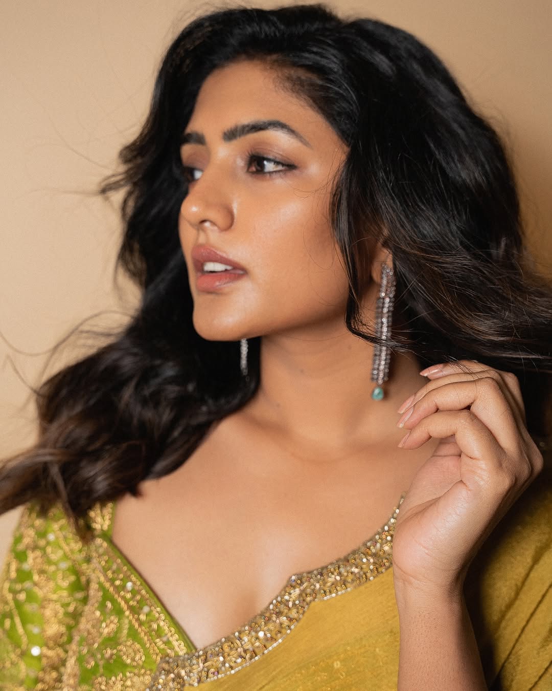 Elegant saree styling creates sophisticated grace for Eesha Rebba's portrait