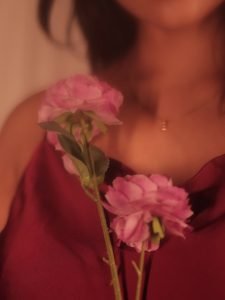 Elegant draping technique highlights Janani Ashok Kumar's style versatility