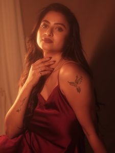 Luxurious satin fabric showcases Janani Ashok Kumar's contemporary fashion sense