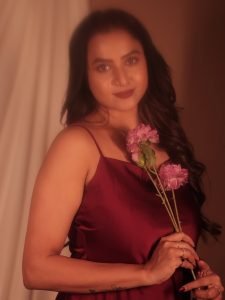 Luxurious satin fabric showcases Janani Ashok Kumar's contemporary fashion sense