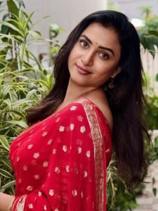 Classic red and gold combination highlights Janani Ashok Kumar's traditional fashion sense