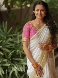 Traditional Kerala saree showcases Janani Ashok Kumar's regional cultural appreciation