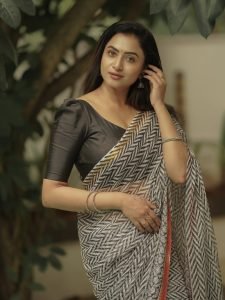 Janani Ashok Kumar embodies modern elegance in block print saree with black blouse