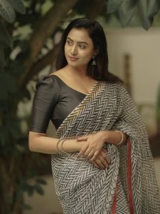 Janani Ashok Kumar embodies modern elegance in block print saree with black blouse