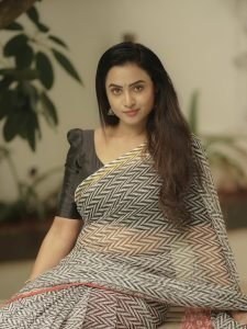 Janani Ashok Kumar embodies modern elegance in block print saree with black blouse
