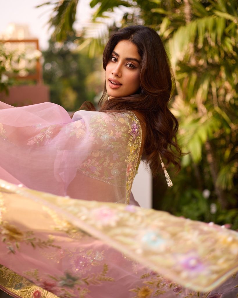 Janhvi looks radiant in beautiful pink traditional saree ensemble