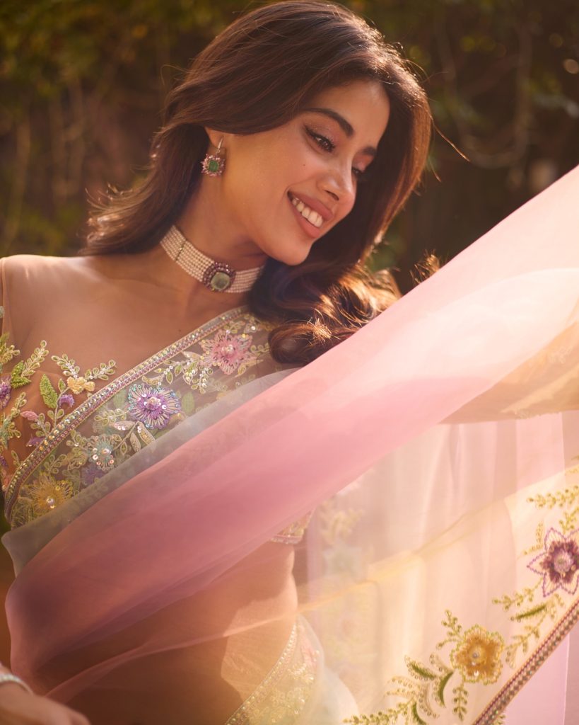 Janhvi looks radiant in beautiful pink traditional saree ensemble