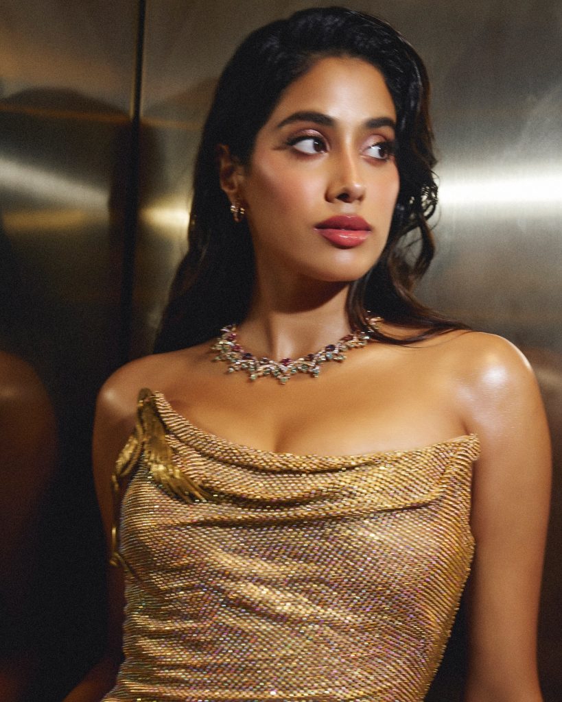 Luxurious golden gown creates regal elegance for Janhvi's glamorous shoot