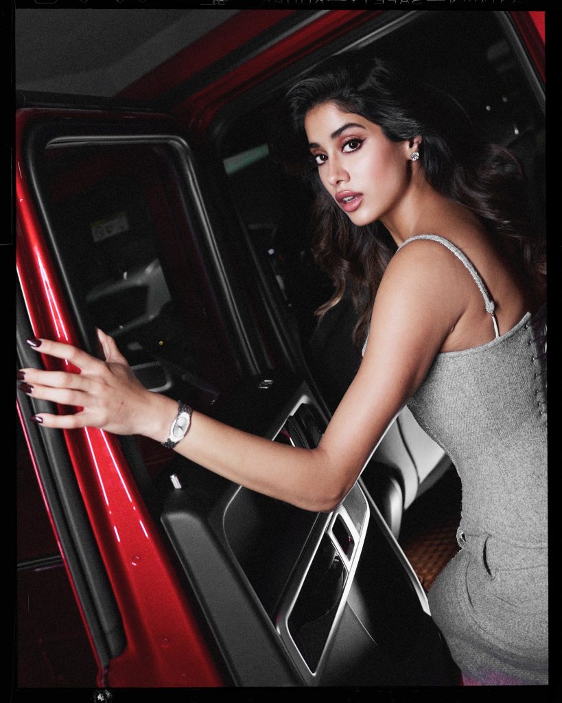 Figure-hugging dress highlights Janhvi's confident screen presence
