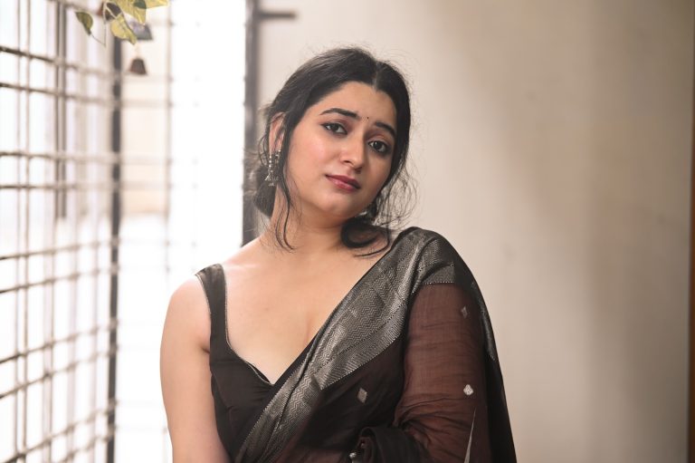 Kanduri Sudha demonstrates authentic saree styling with contemporary flair