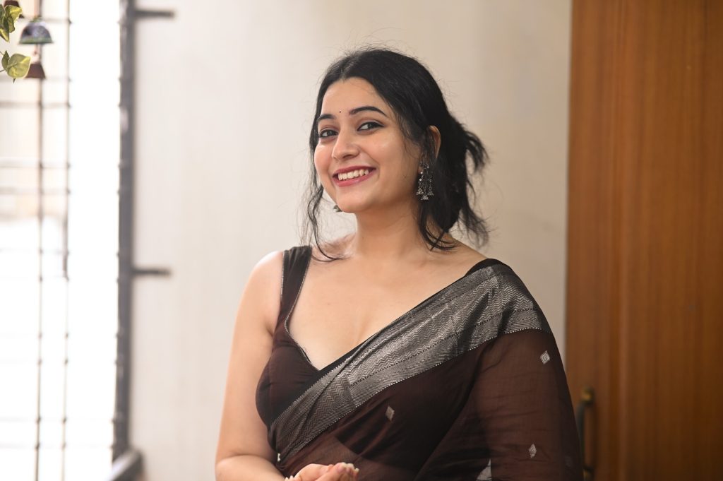 Kanduri Sudha demonstrates authentic saree styling with contemporary flair