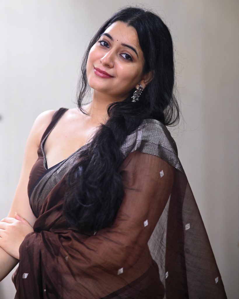 Kanduri Sudha demonstrates authentic saree styling with contemporary flair