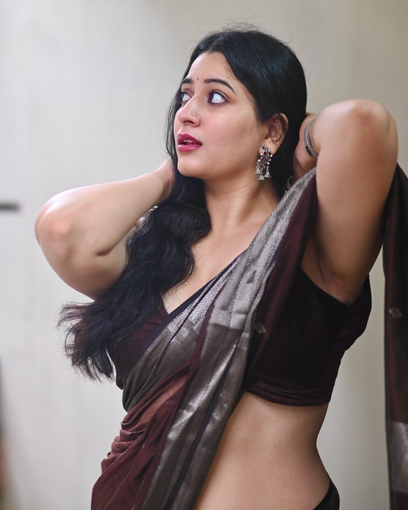 Elegant draping techniques highlighted in Kanduri Sudha's traditional attire