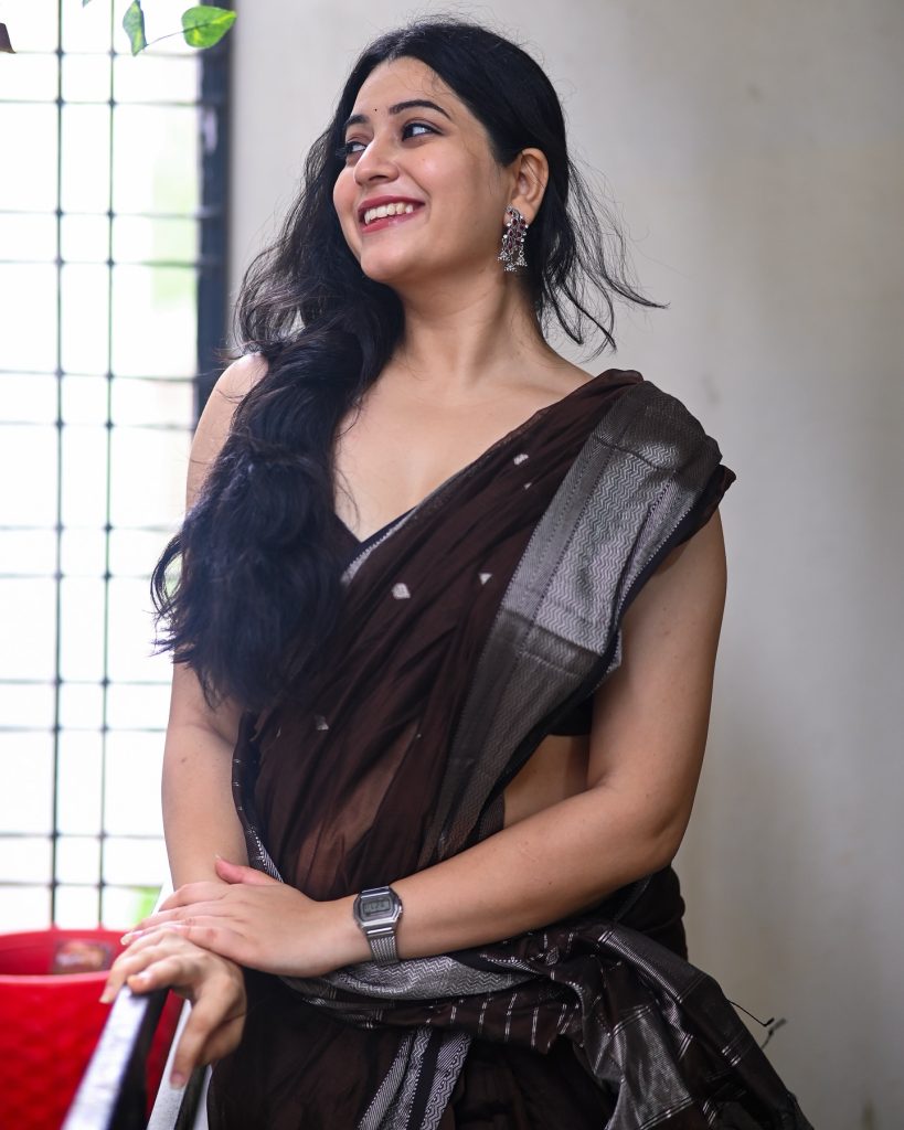 Cultural fashion meets modern photography in Kanduri Sudha's saree portrait