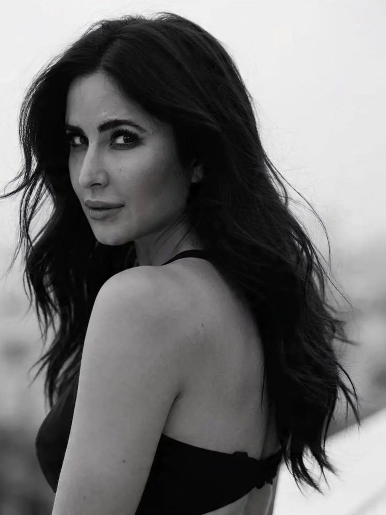 Beach bikini styling showcases Katrina's dedication to fitness goals