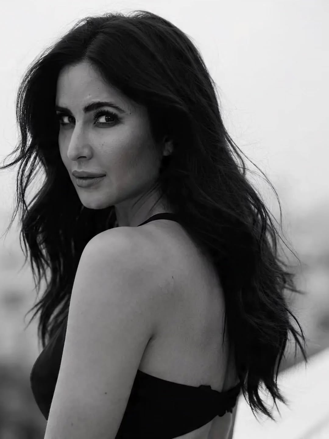 Beach bikini styling showcases Katrina's dedication to fitness goals