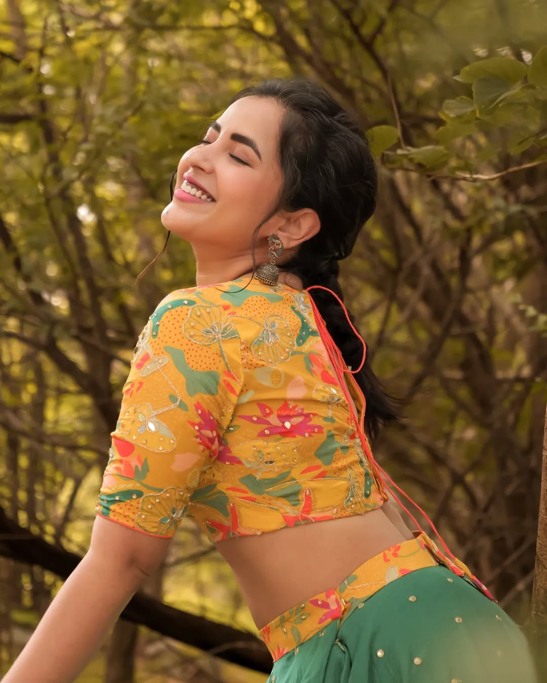Organic outdoor environment complements Komalee Prasad's genuine expressions