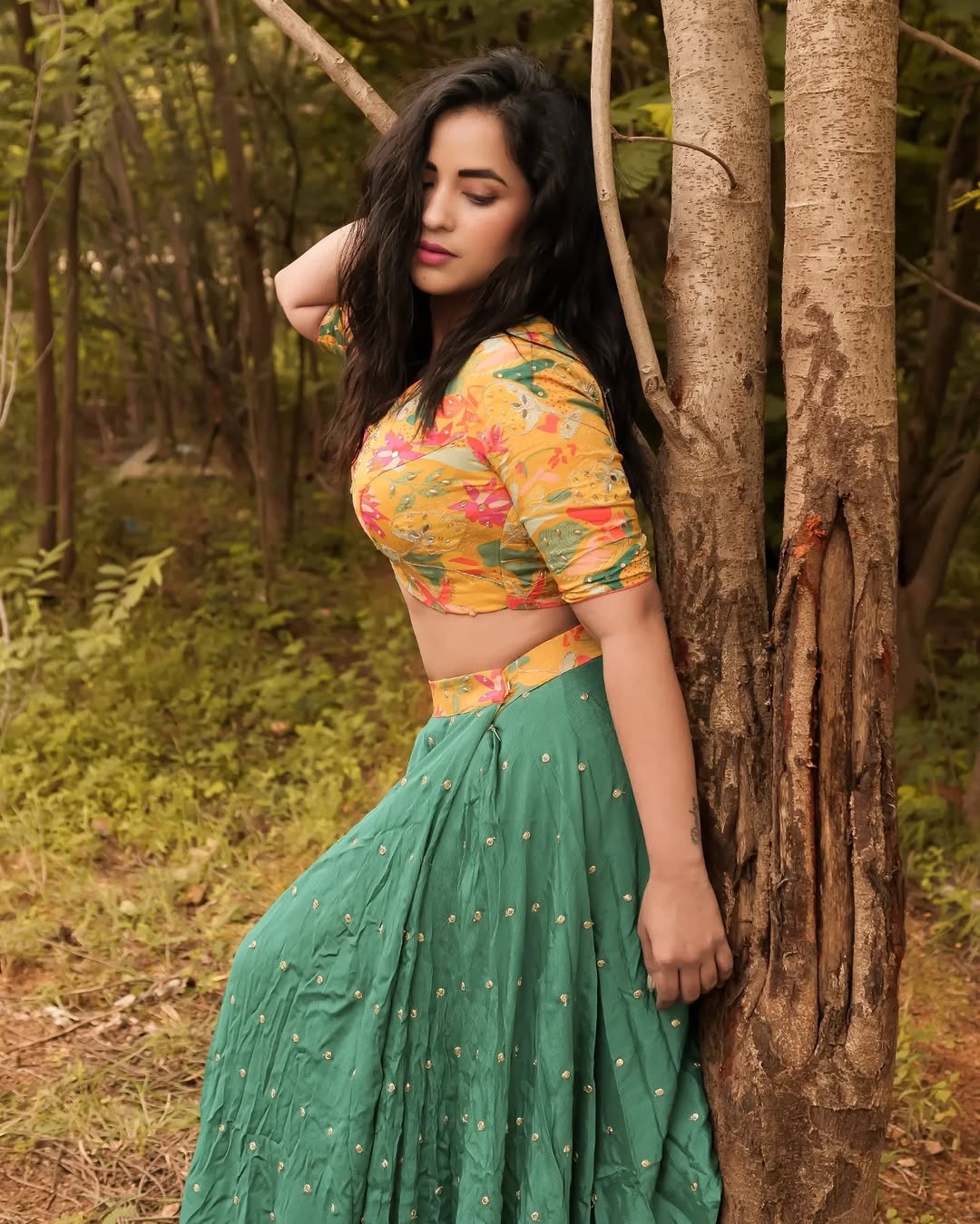 Beautiful nature backdrop creates harmony with Komalee Prasad's natural appeal