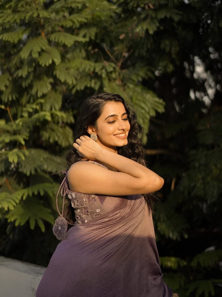 Maanasa Choudhary embodies traditional glamour in stunning saree ensemble